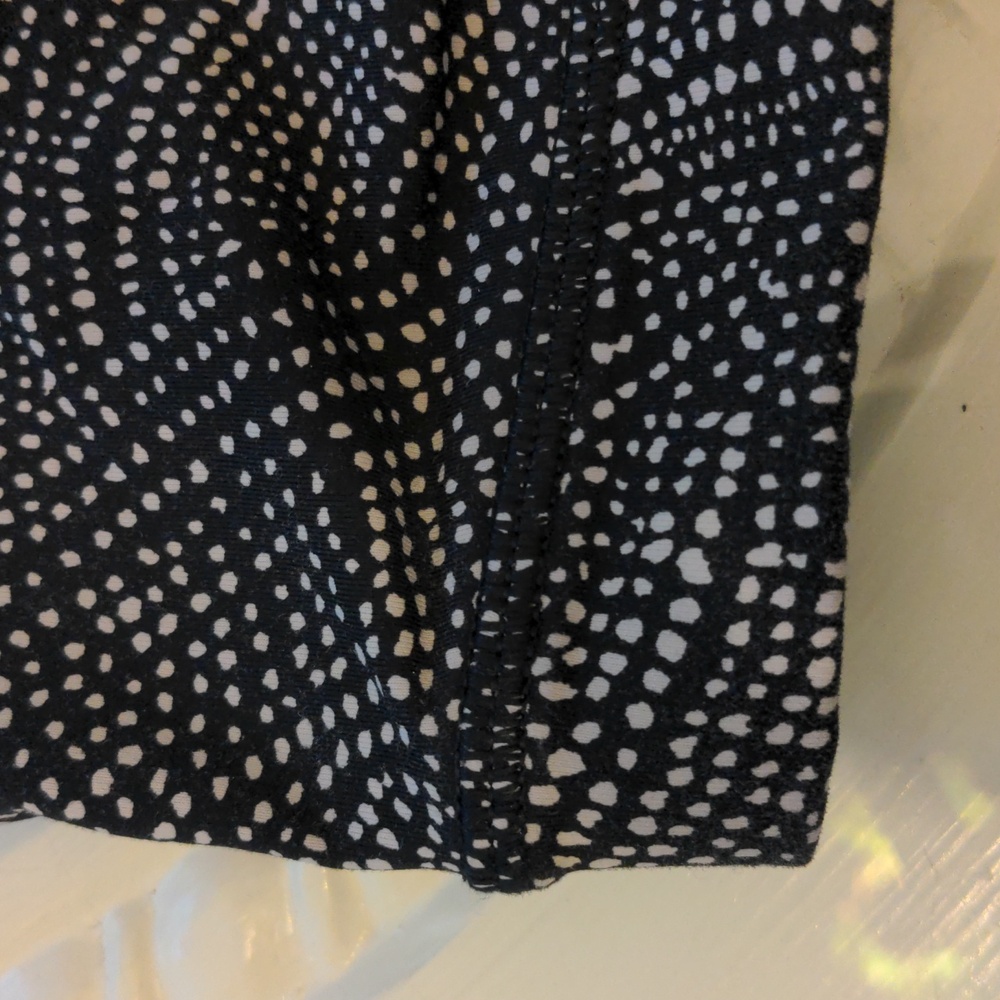 Lululemon Black and White Women's Sports Bra Small - Picture 4 of 10